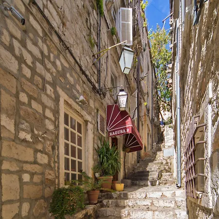 Old Town Center شقة *