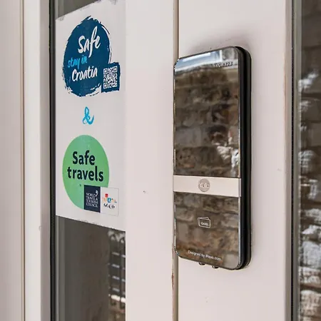 Old Town Center Apartment *