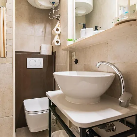 Old Town Center Apartment *