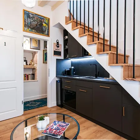 Old Town Center Apartman *